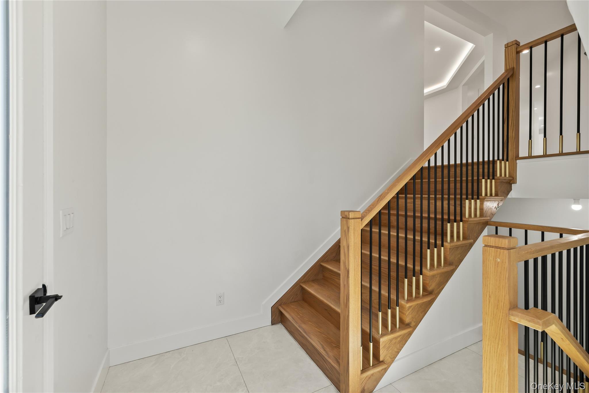 37 Ewing Avenue, Unit 202 photo 8