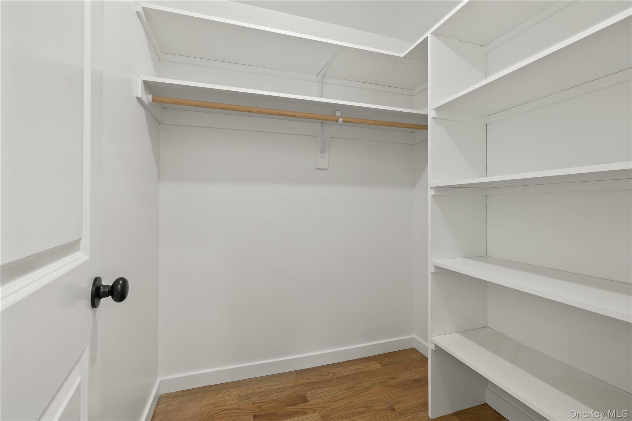 37 Ewing Avenue, Unit 202 photo 32
