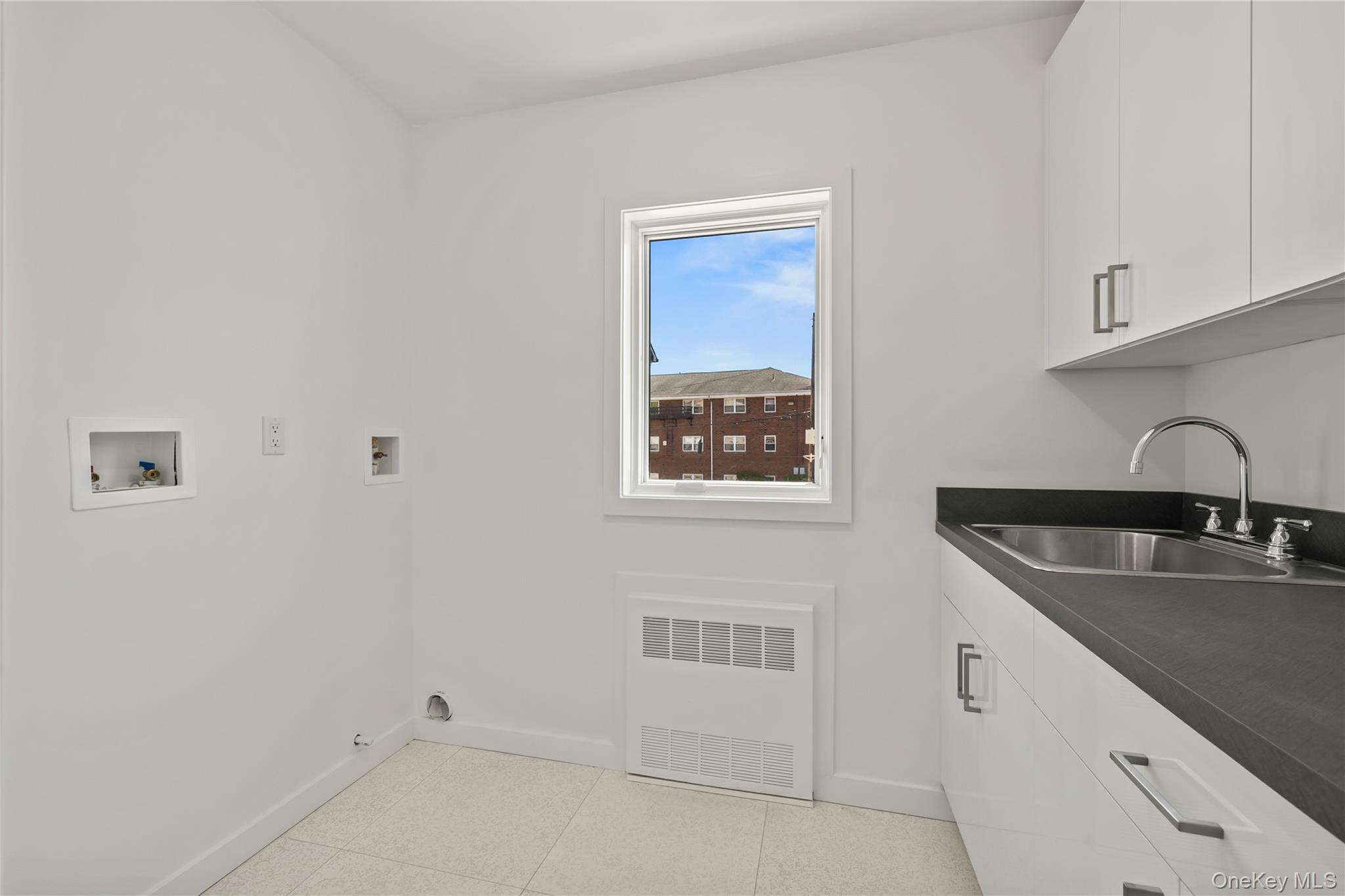 37 Ewing Avenue, Unit 202 photo 23
