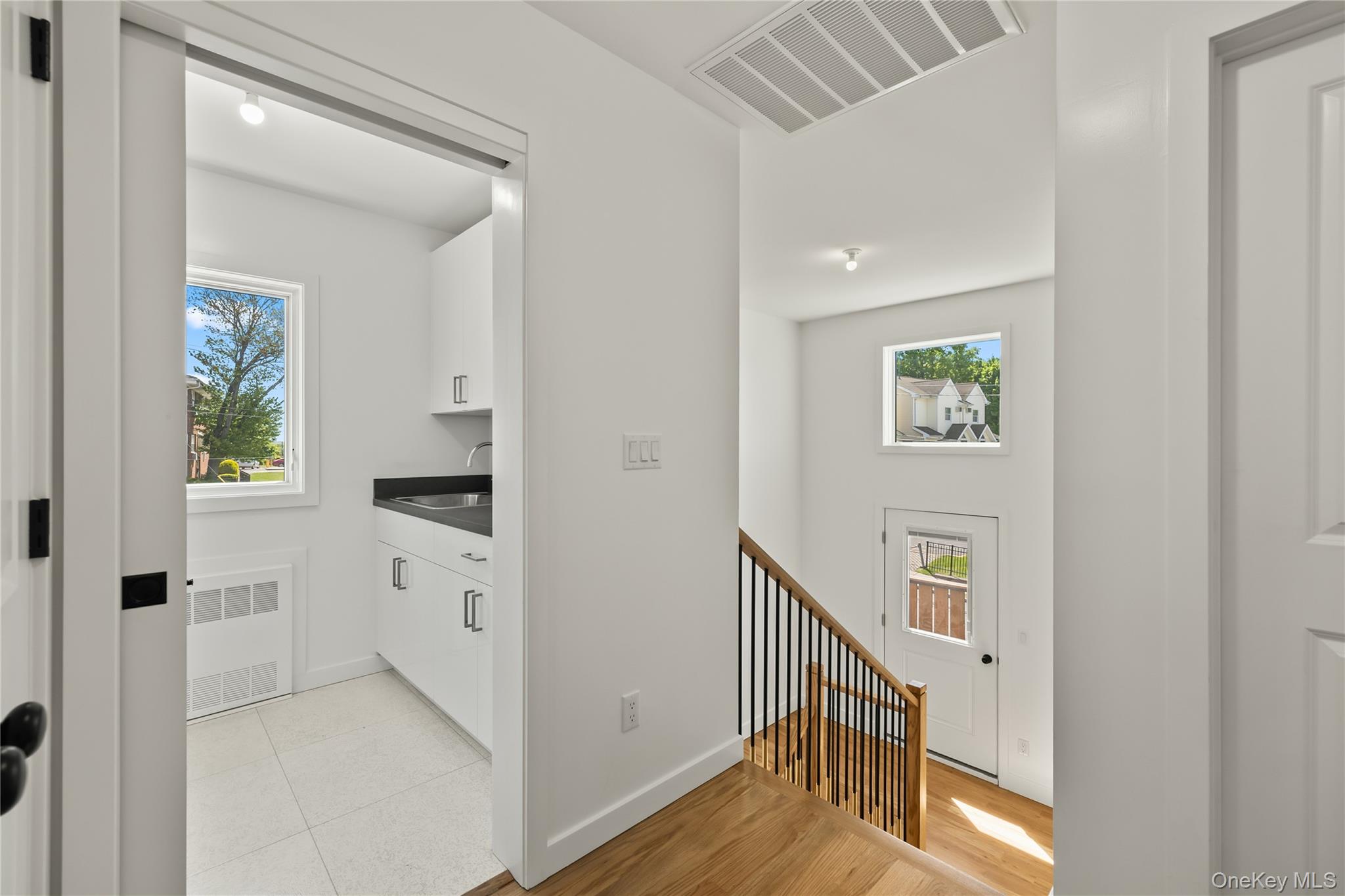 37 Ewing Avenue, Unit 202 photo 21