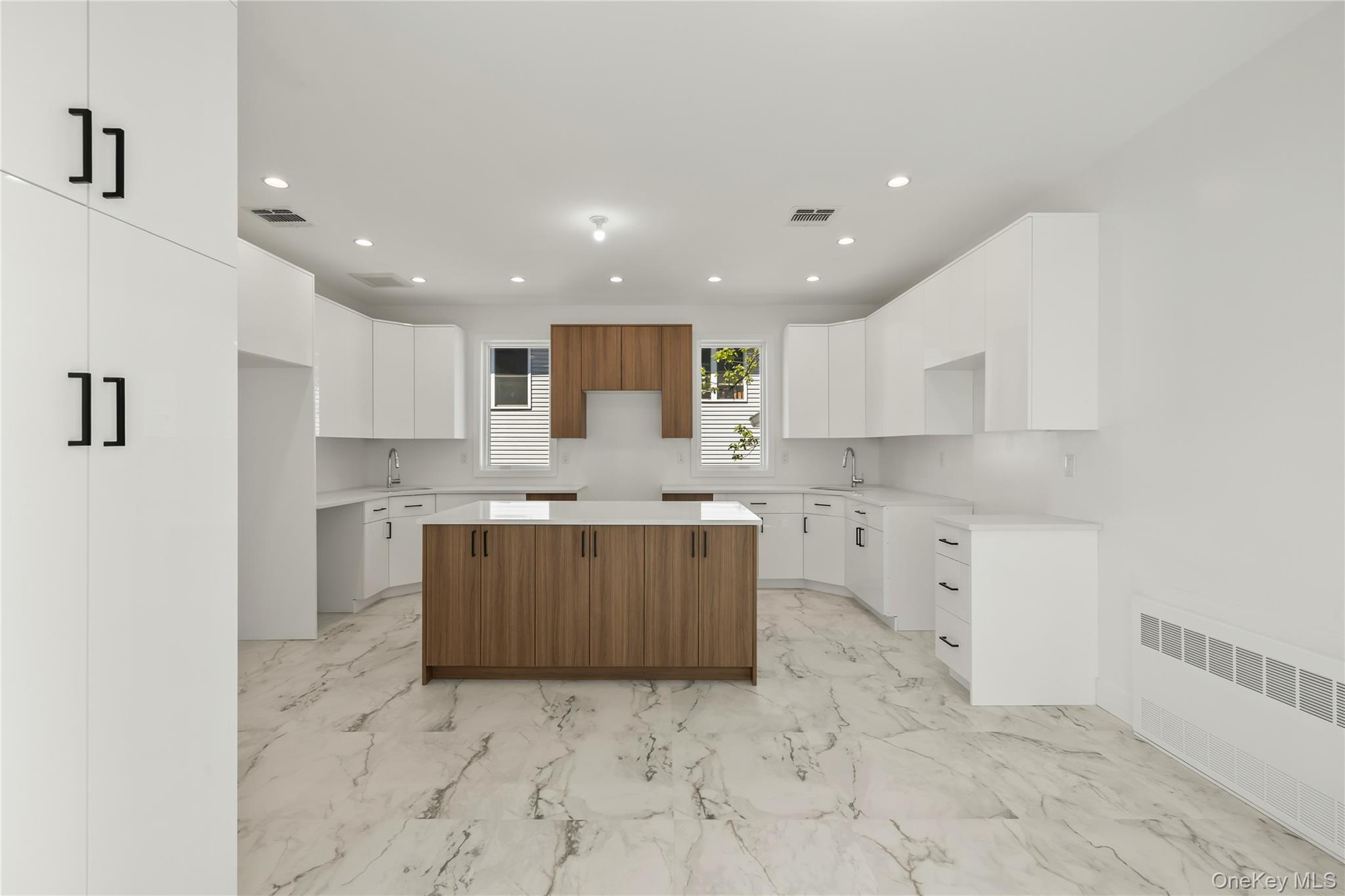 37 Ewing Avenue, Unit 202 photo 15