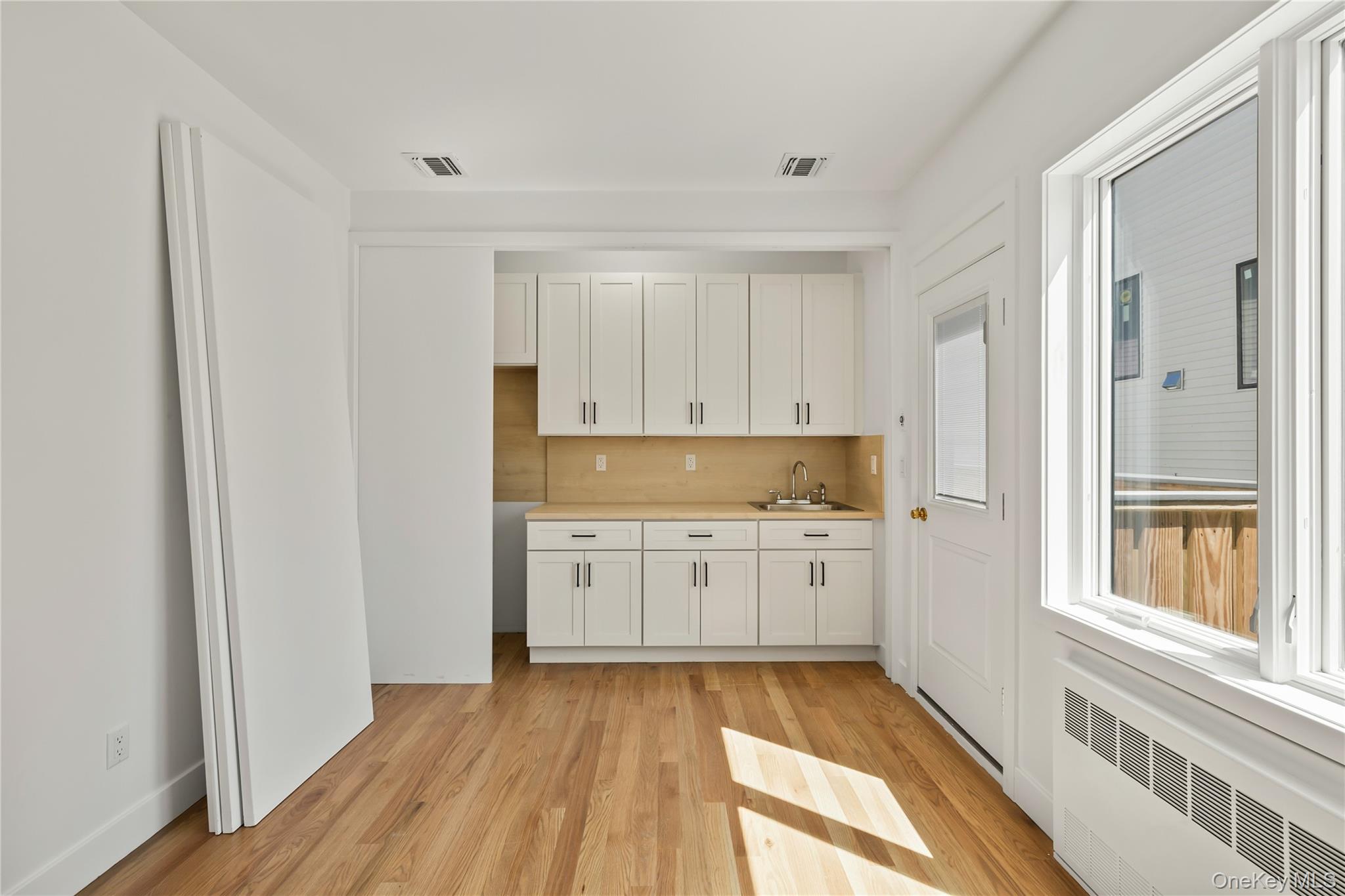 37 Ewing Avenue, Unit 202 photo 19