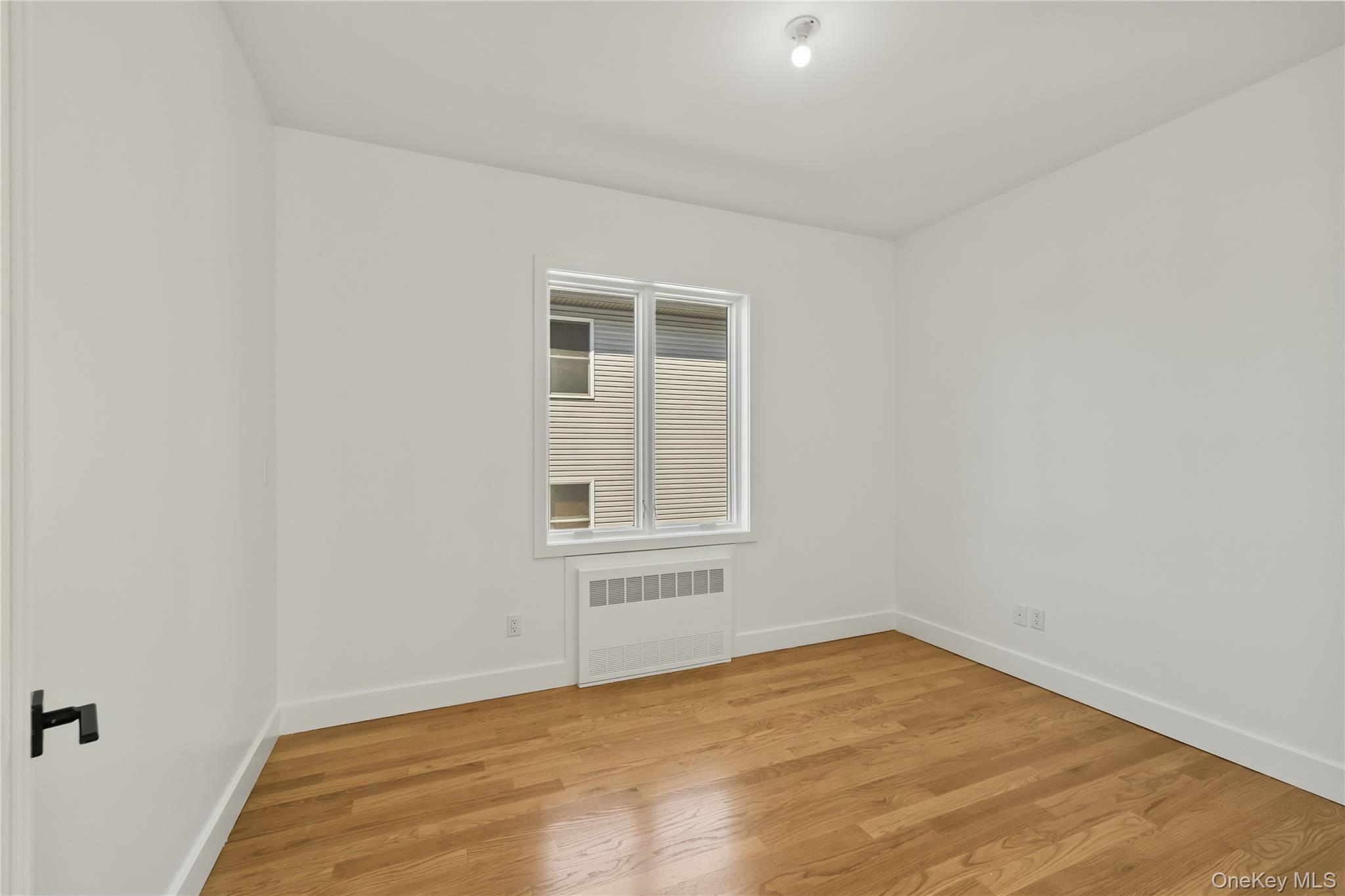 37 Ewing Avenue, Unit 202 photo 18