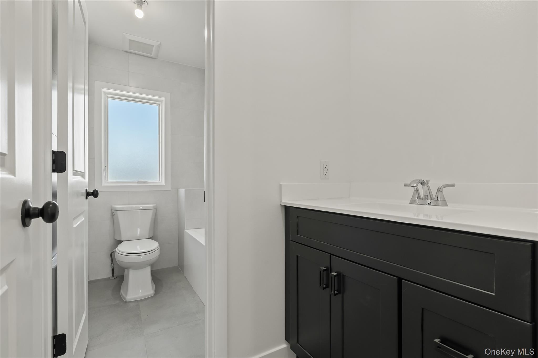 37 Ewing Avenue, Unit 202 photo 27