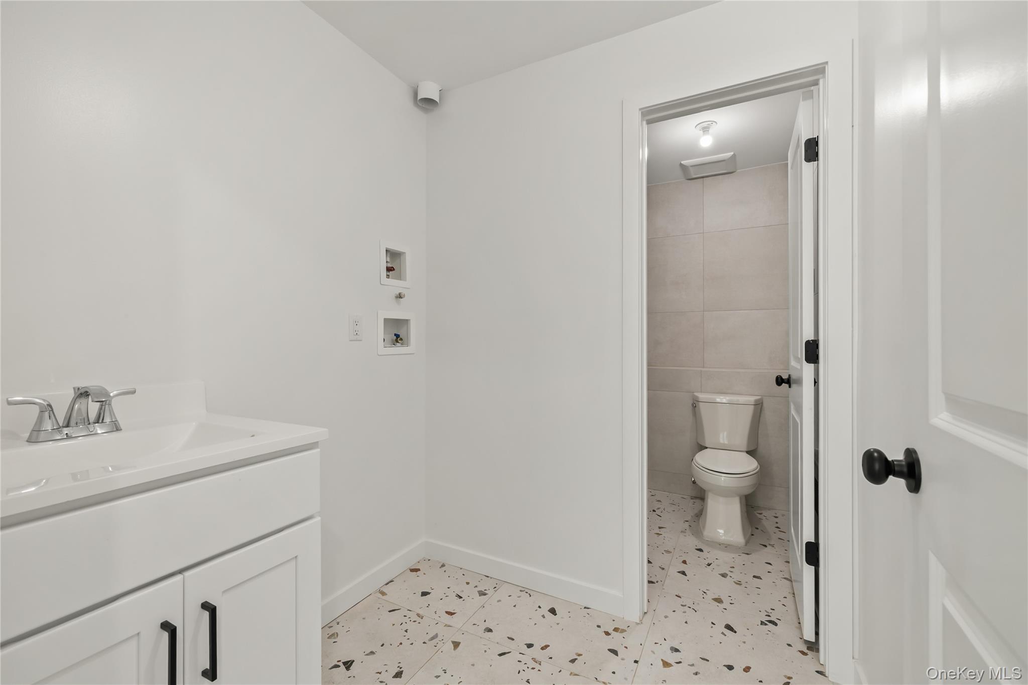 37 Ewing Avenue, Unit 202 photo 38