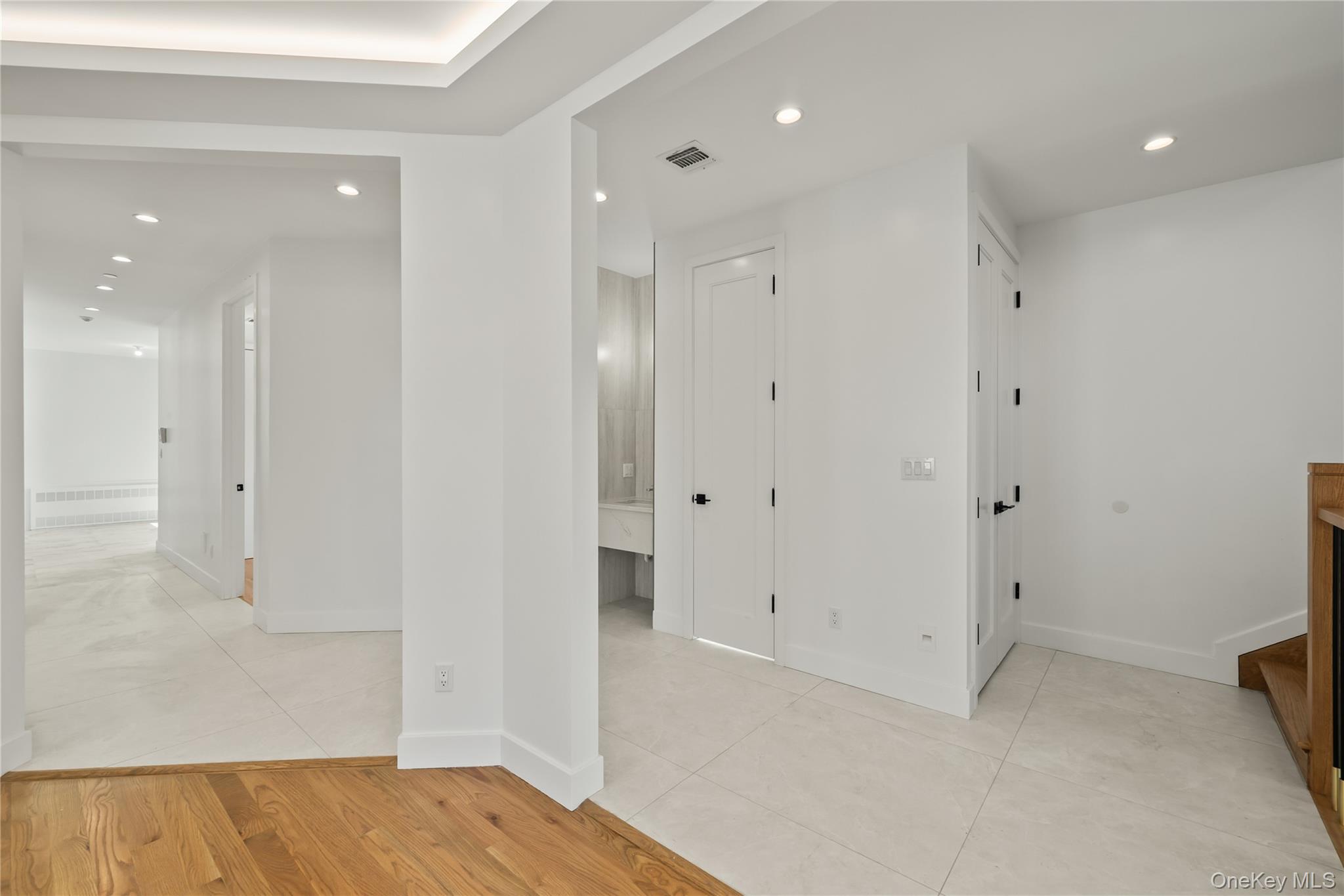 37 Ewing Avenue, Unit 202 photo 11