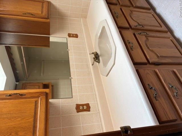 100 Decker Road, Unit 2 photo 16