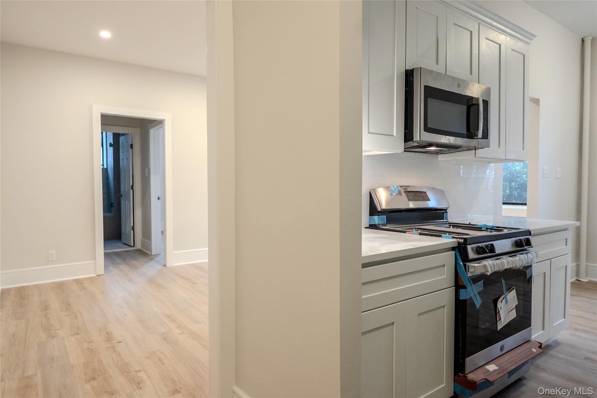 155-17 Sanford Avenue, Unit 5B photo 2