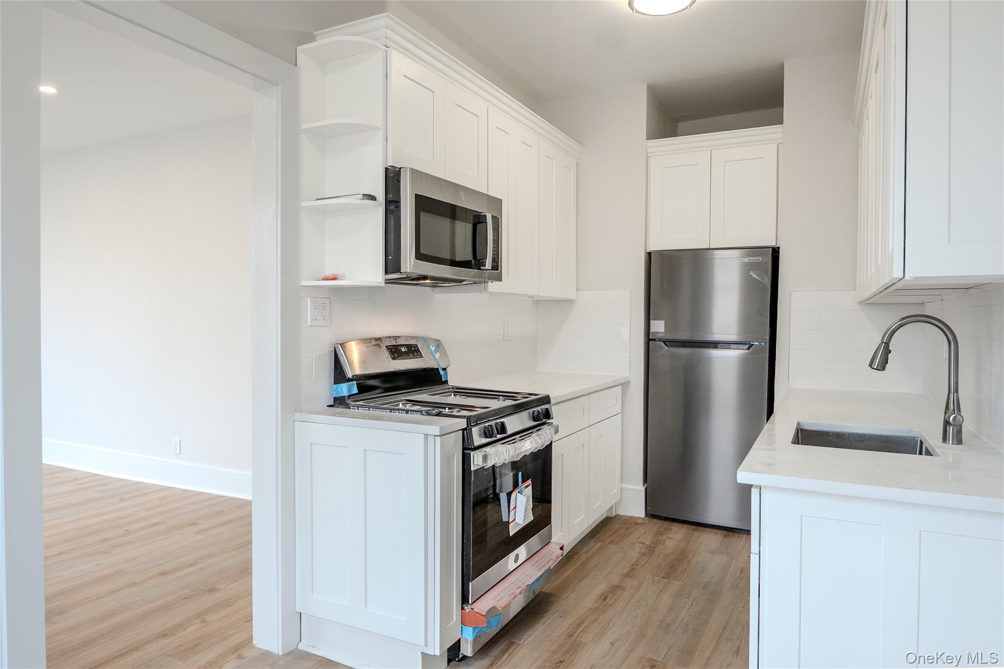 155-17 Sanford Avenue, Unit 5B photo 3