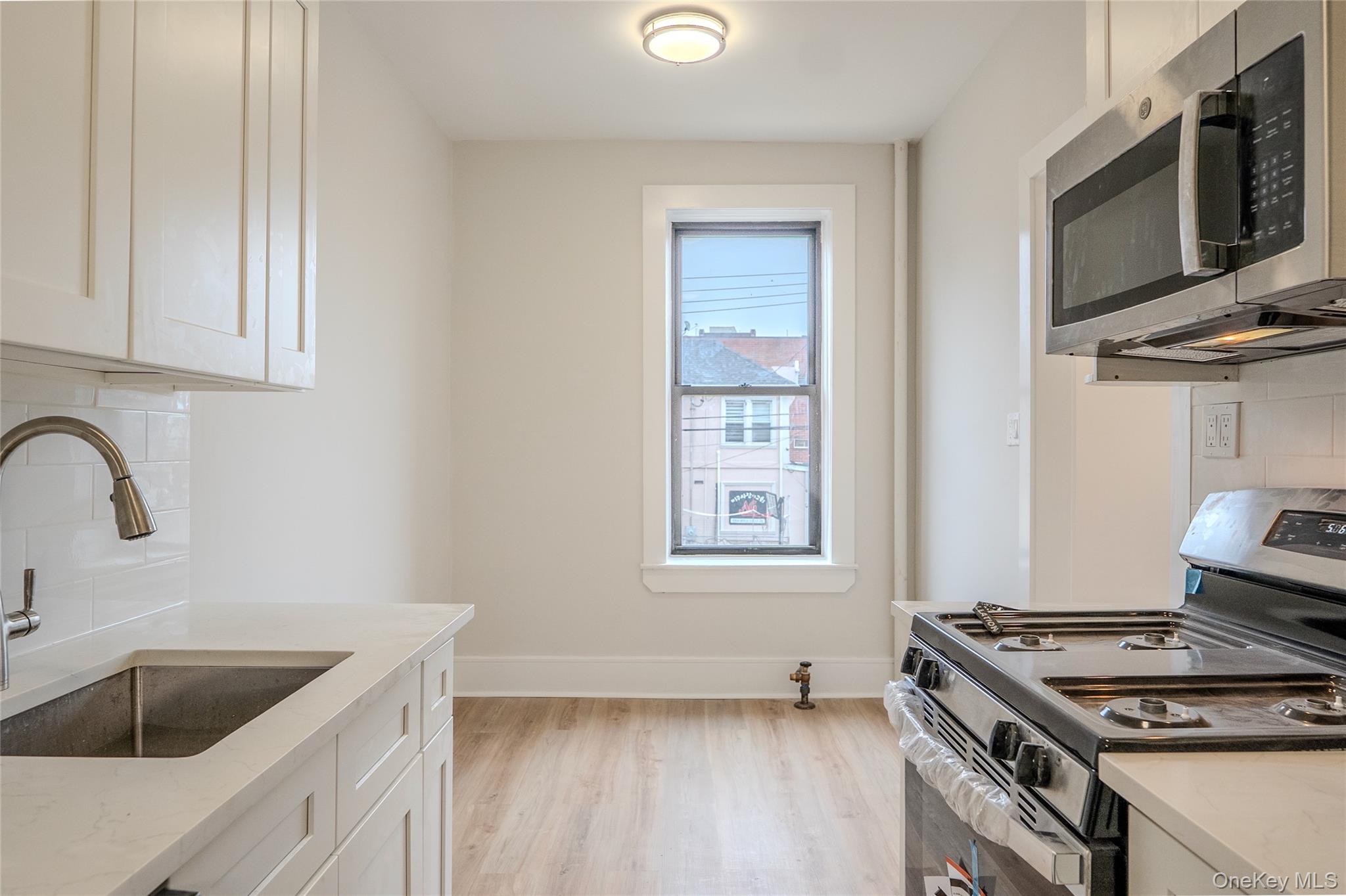 155-17 Sanford Avenue, Unit 5B photo 6