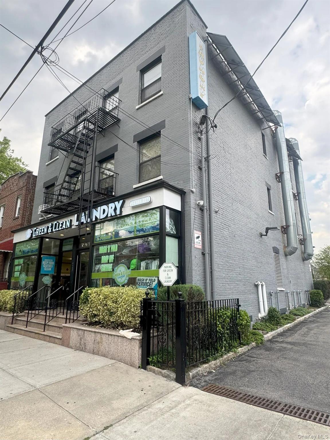 425 S 8th Avenue – For Sale