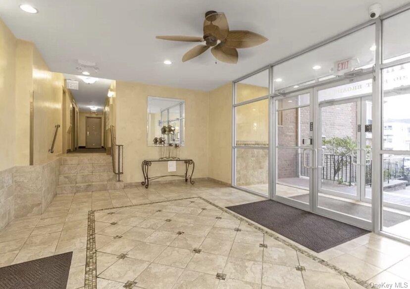 210 E Broadway, Unit 6J photo 2