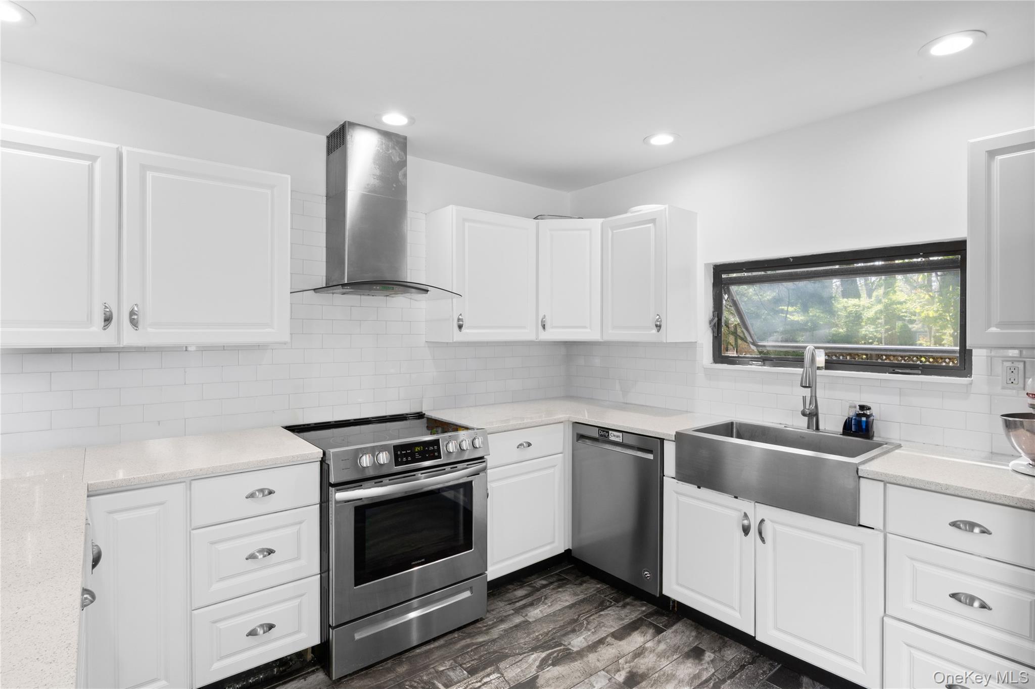 37 Blue Jay Way – For Sale photo 14