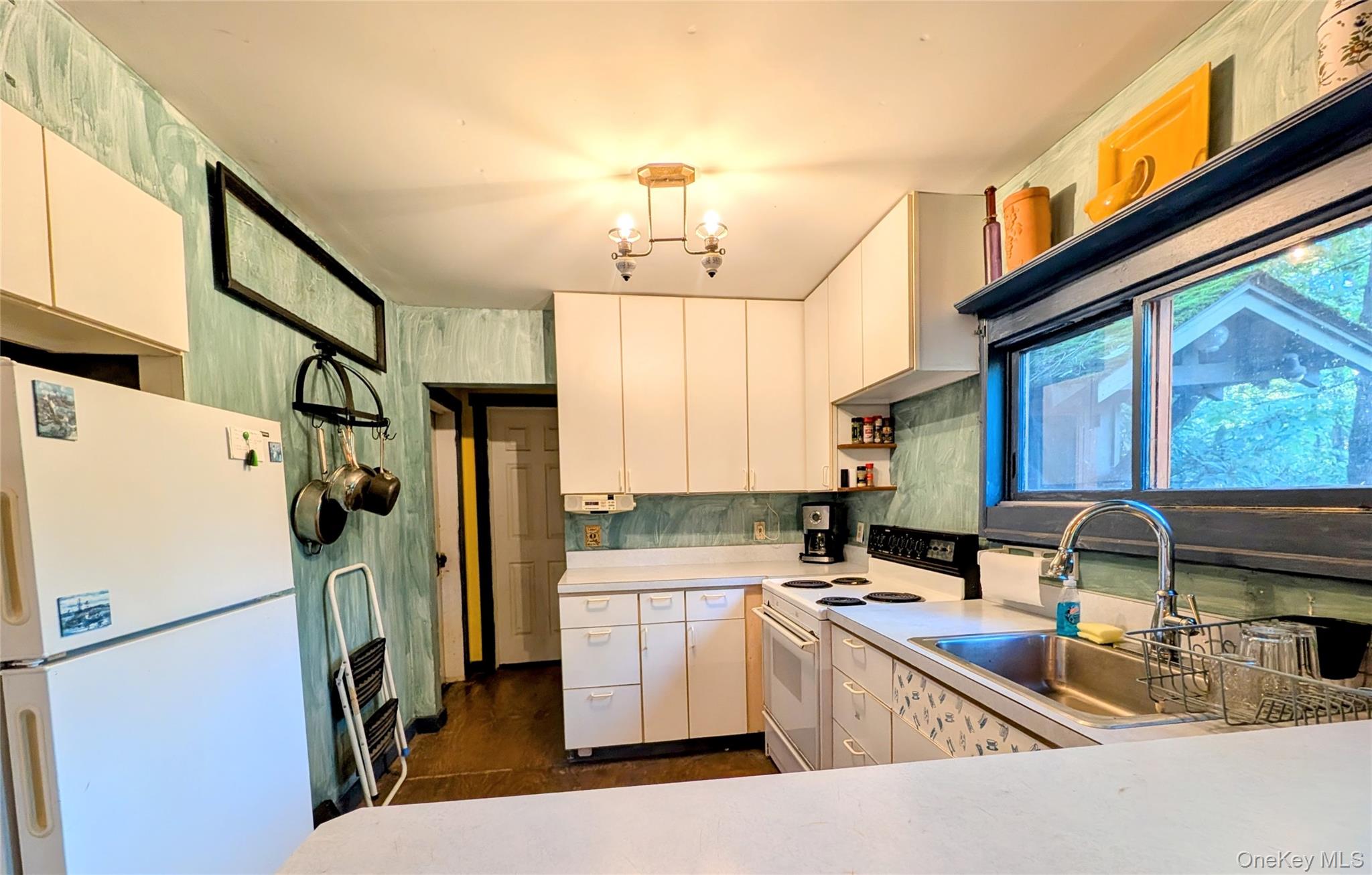 628 Lake Shore Drive – For Sale photo 11