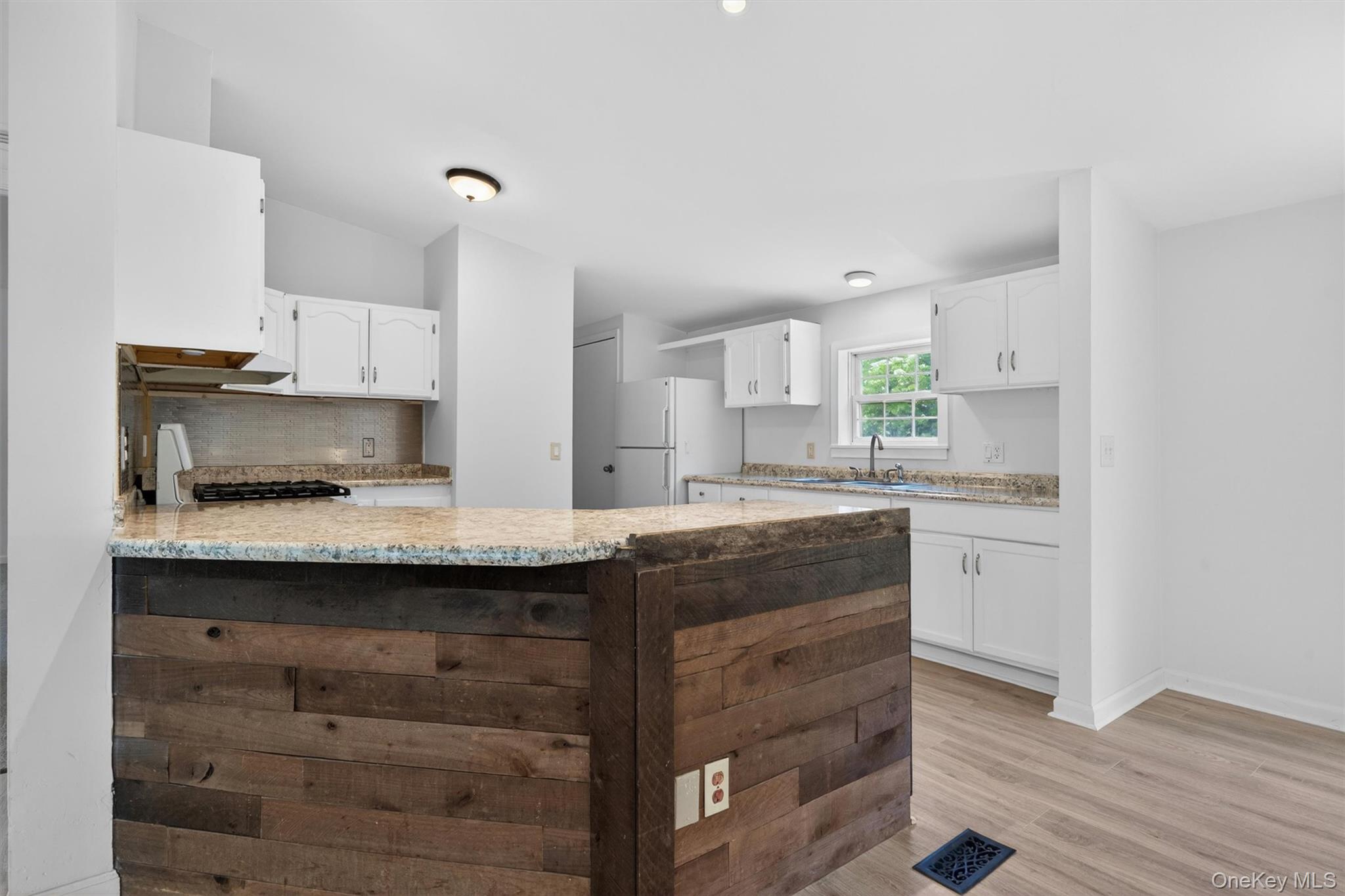 180 Bernas Road – For Sale photo 12