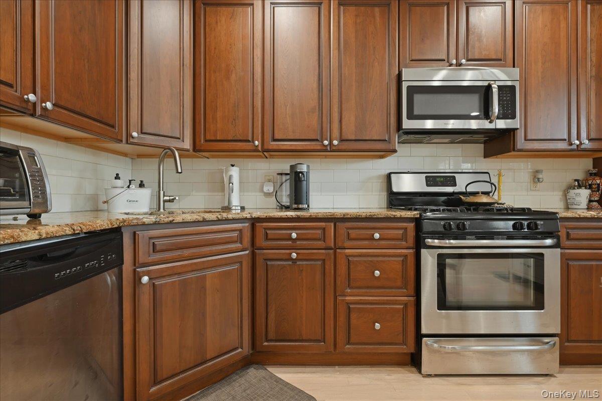 18 Clark Street – For Sale photo 11