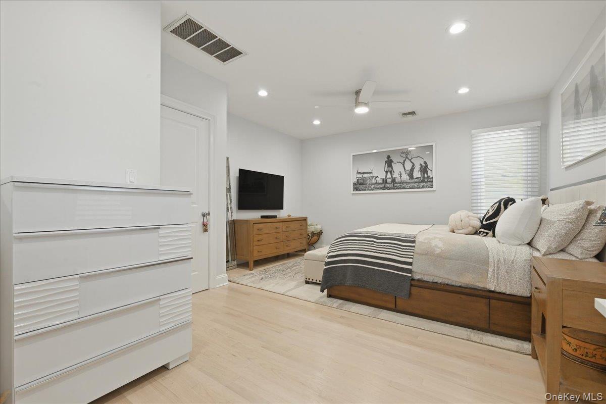 18 Clark Street – For Sale photo 21