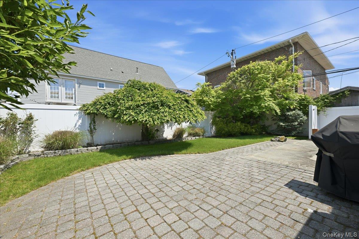 18 Clark Street – For Sale photo 26