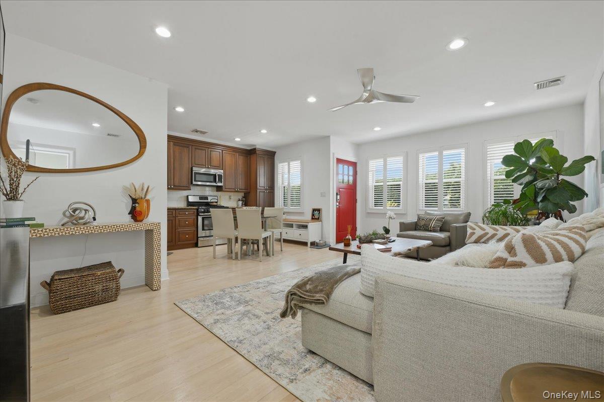 18 Clark Street – For Sale photo 16