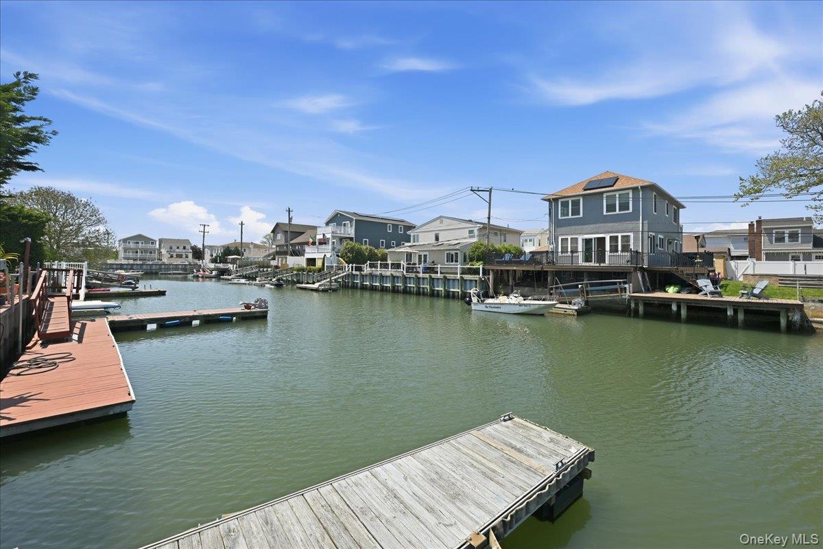 18 Clark Street – For Sale photo 36