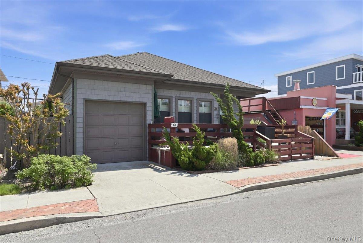 18 Clark Street – For Sale photo 2