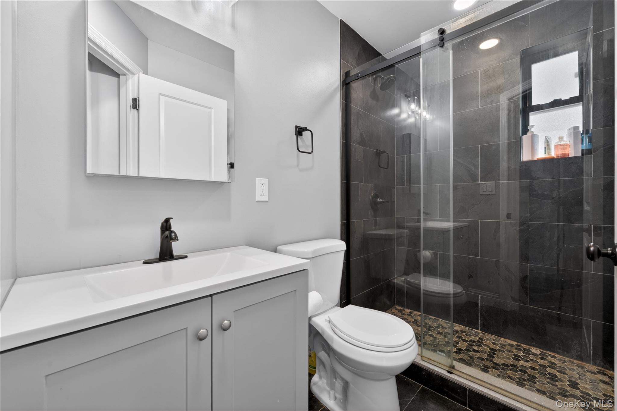 56-21 Douglastion Parkway, Unit Upper photo 9
