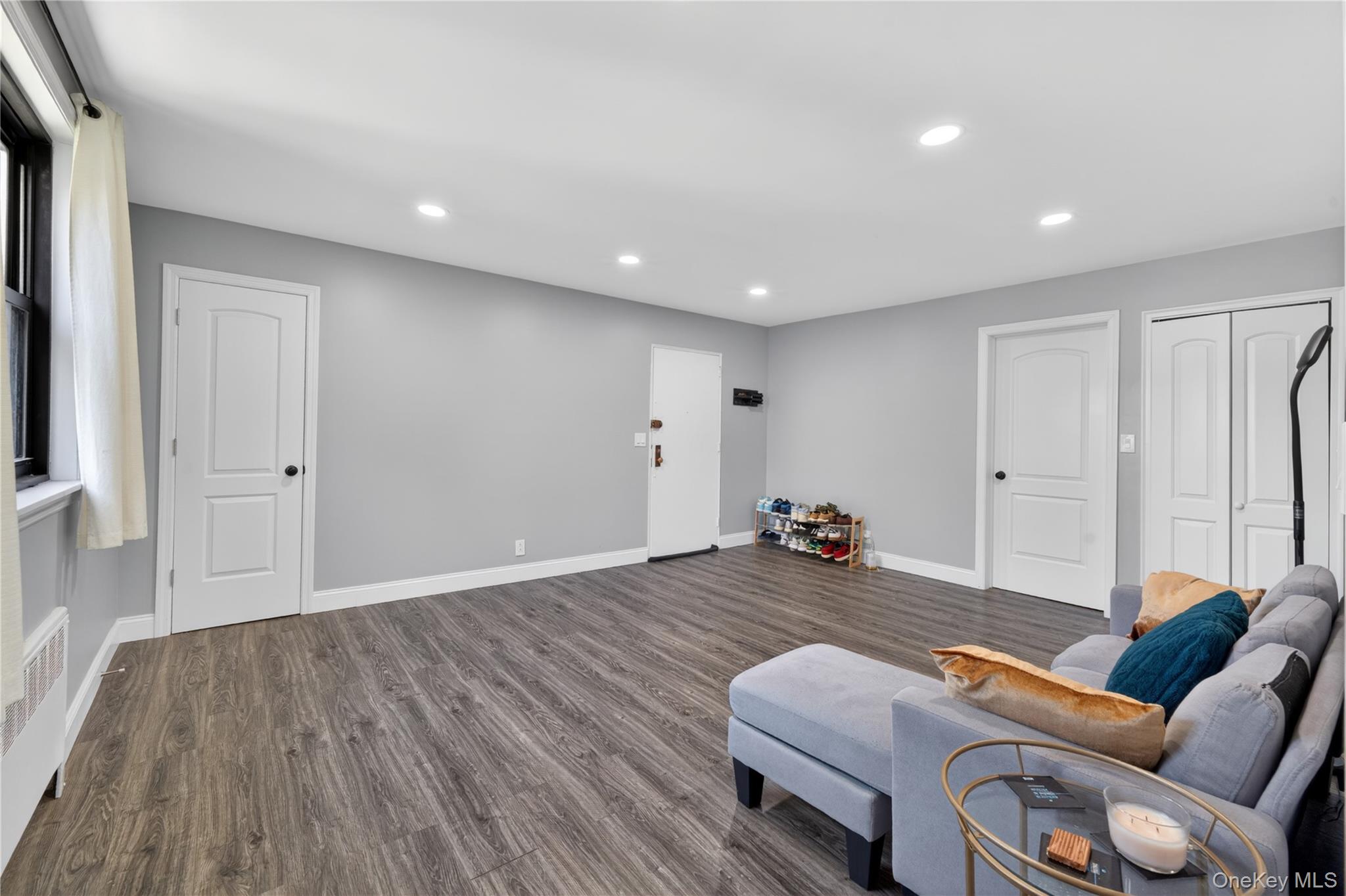56-21 Douglastion Parkway, Unit Upper photo 3