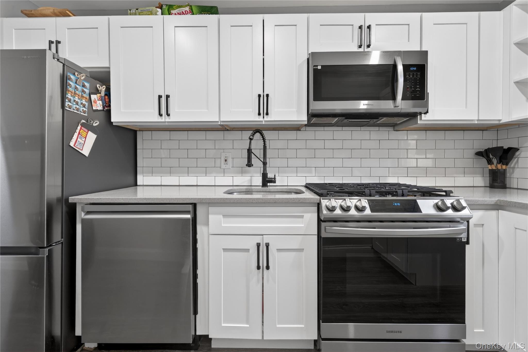 56-21 Douglastion Parkway, Unit Upper photo 7