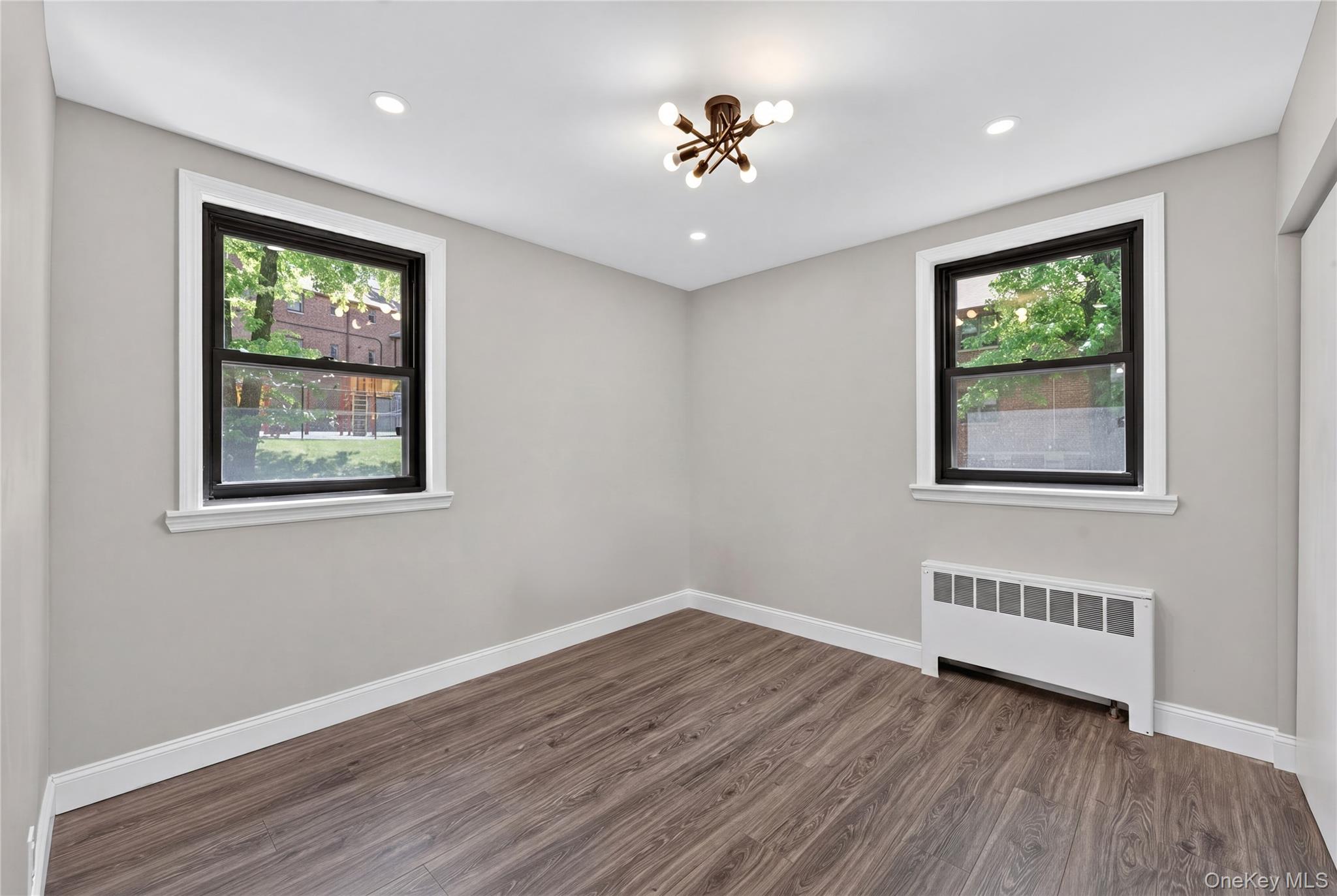 56-21 Douglastion Parkway, Unit Upper photo 11