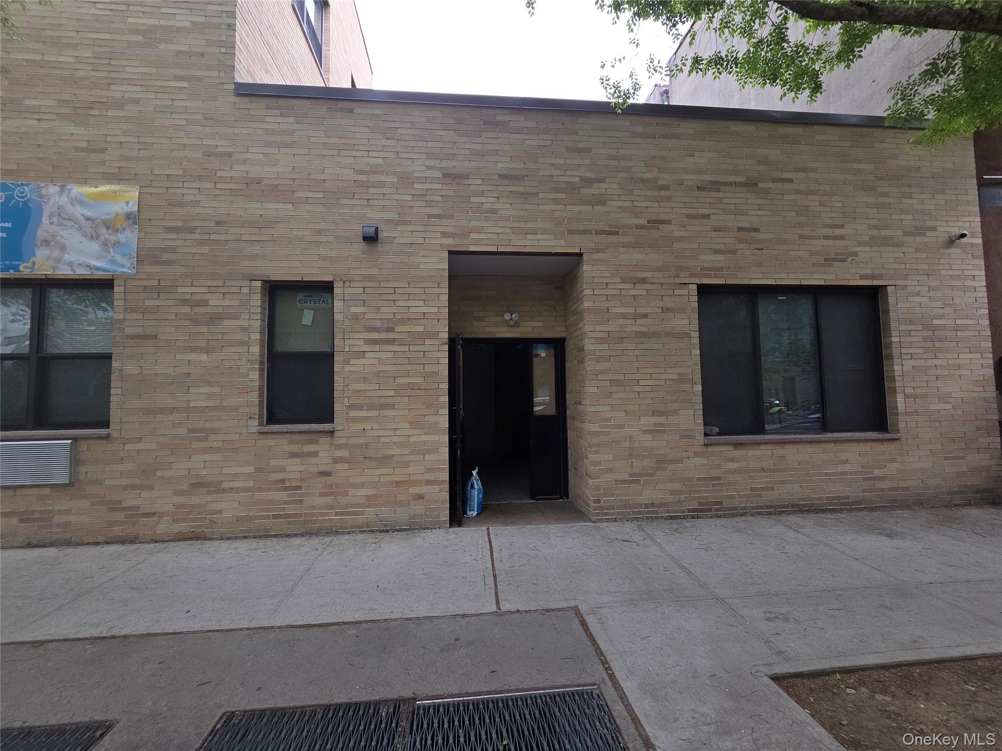 810 E 165th Street – For Rent photo 8