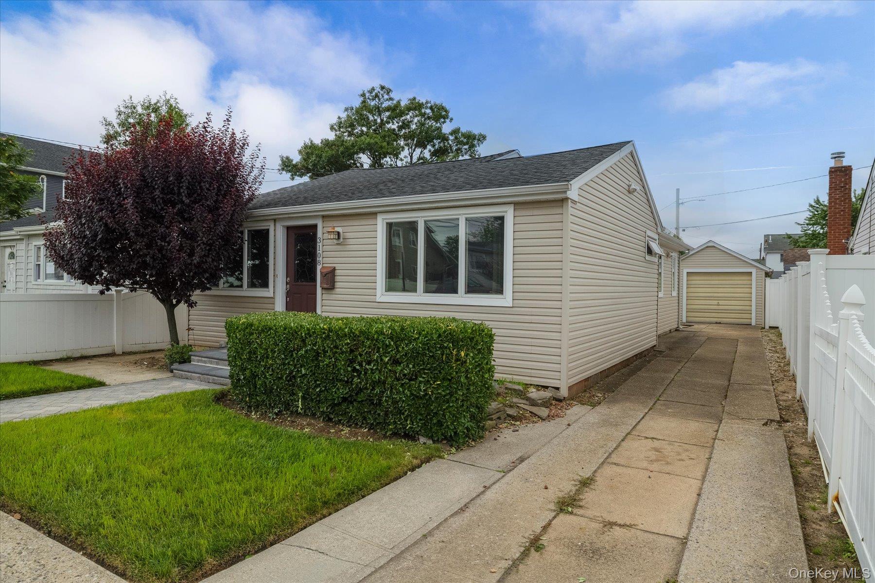 3108 Royal Avenue – For Sale photo 3