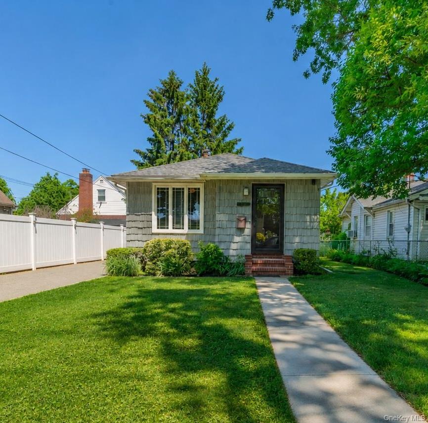 26209 E Williston Avenue – For Sale