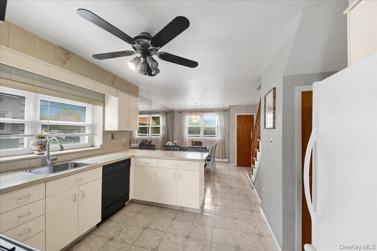 2810 Harding Avenue – For Sale photo 8