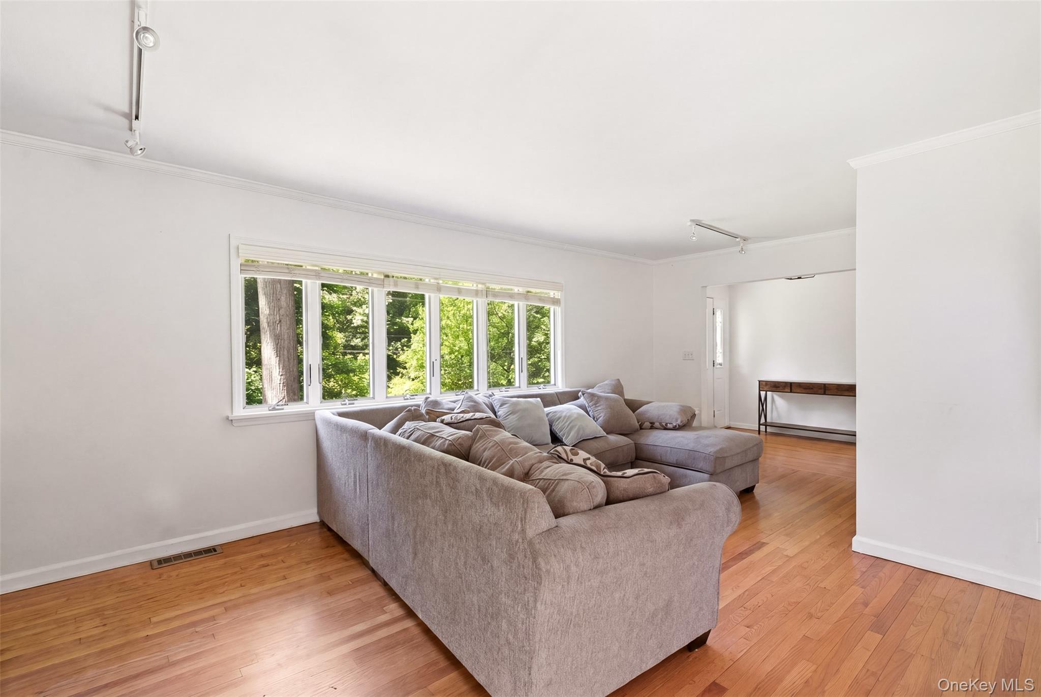 106 Vineyard Road – For Sale photo 5