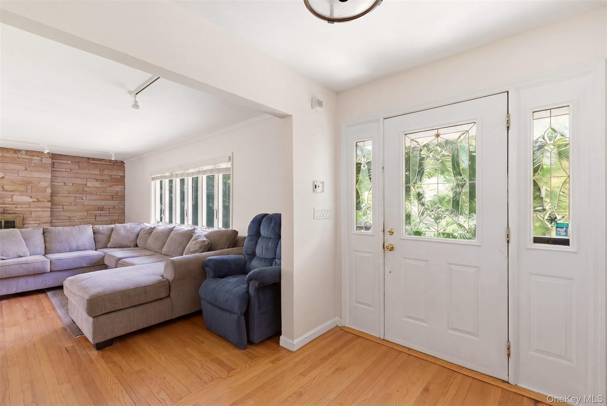106 Vineyard Road – For Sale photo 2