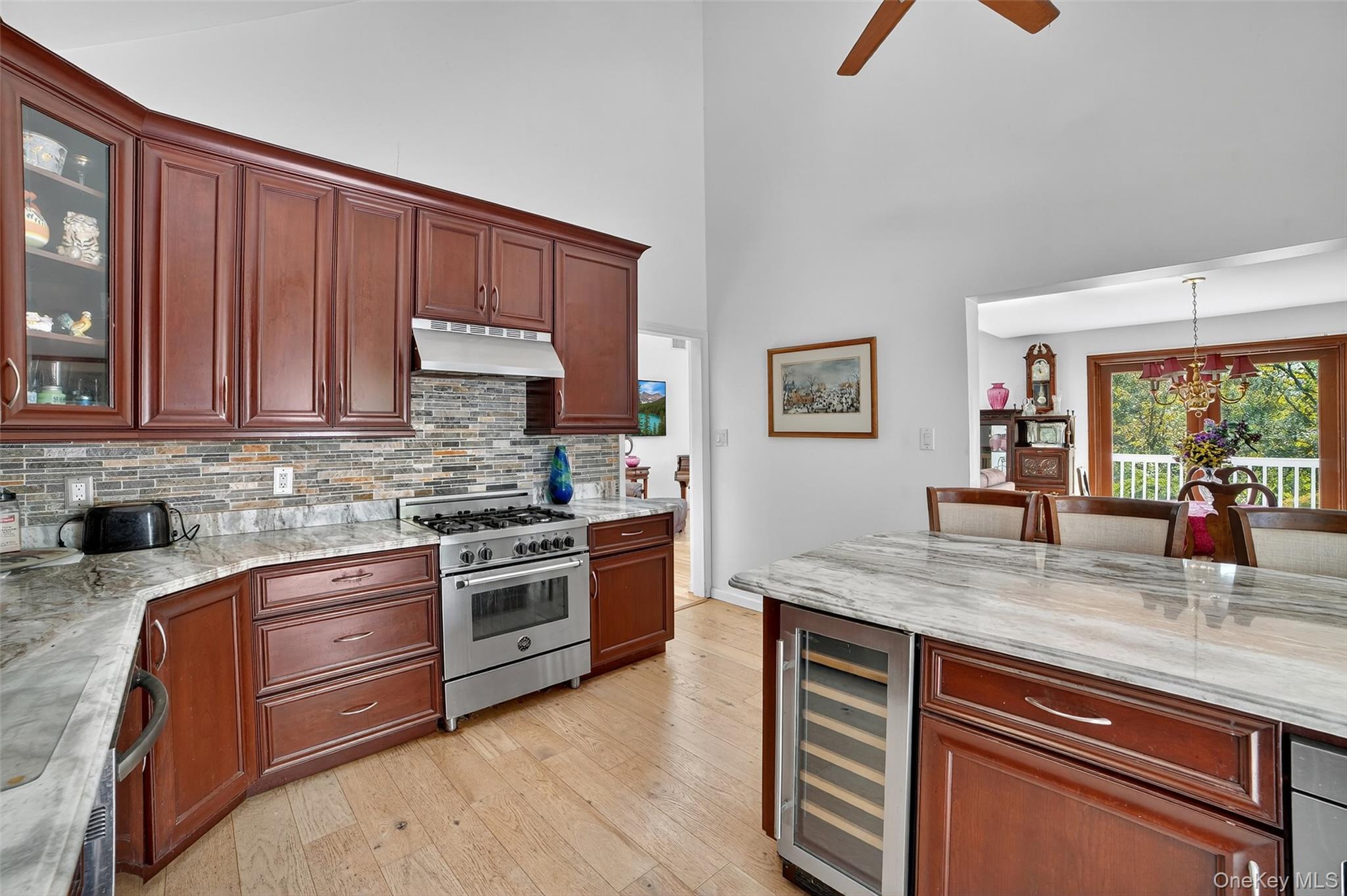986 Cliff Avenue – For Sale photo 7