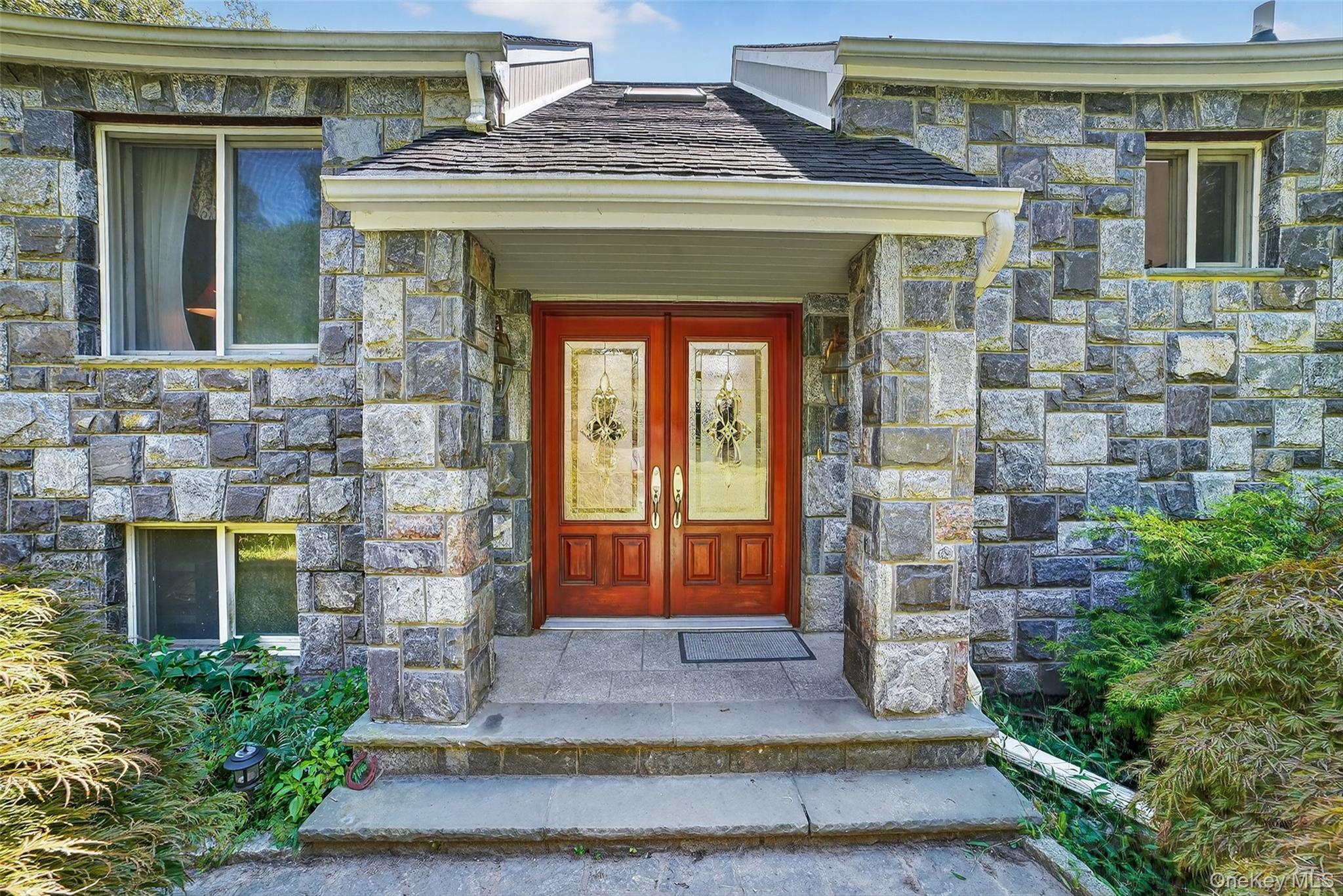 986 Cliff Avenue – For Sale photo 4