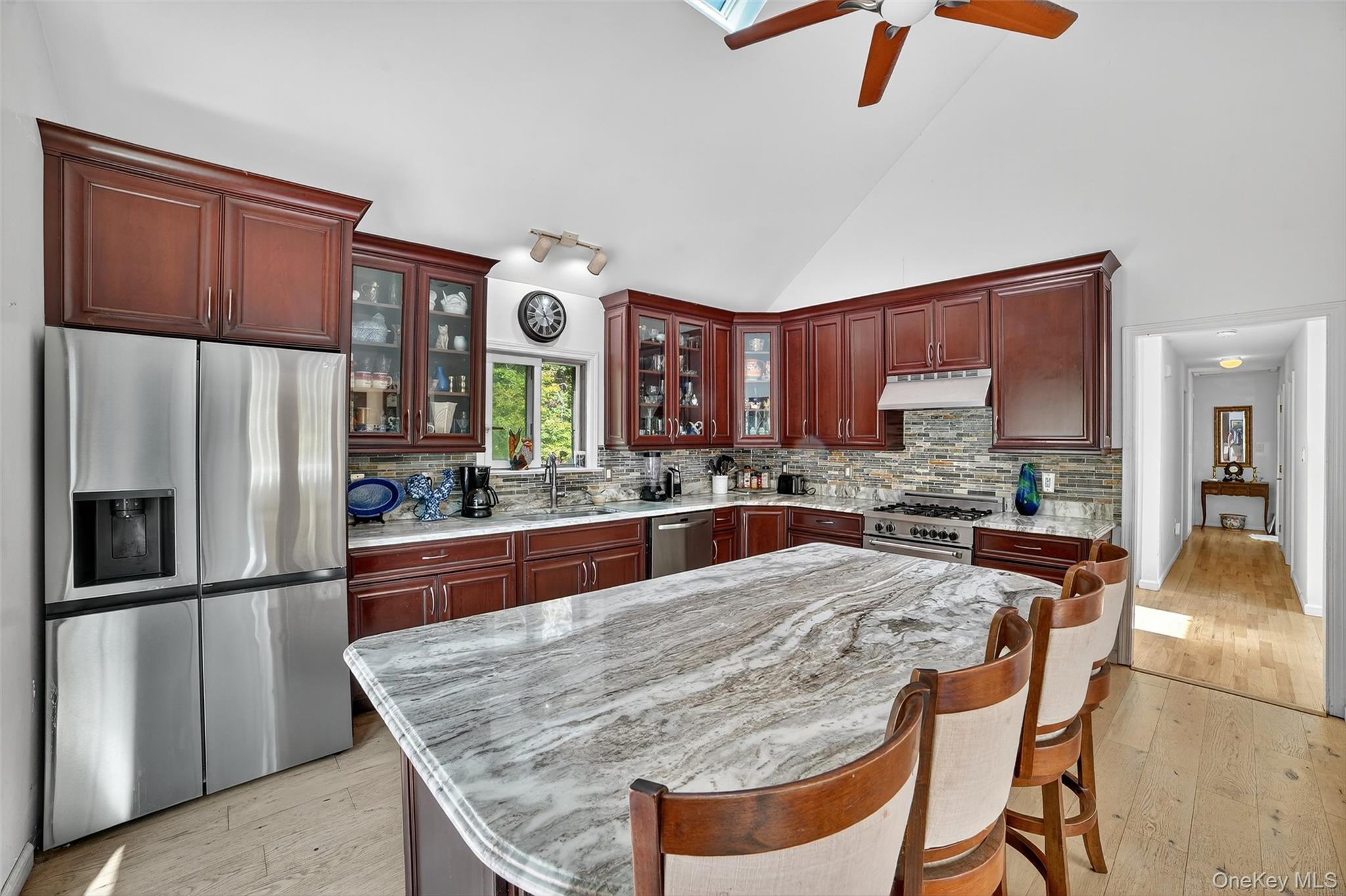 986 Cliff Avenue – For Sale photo 6