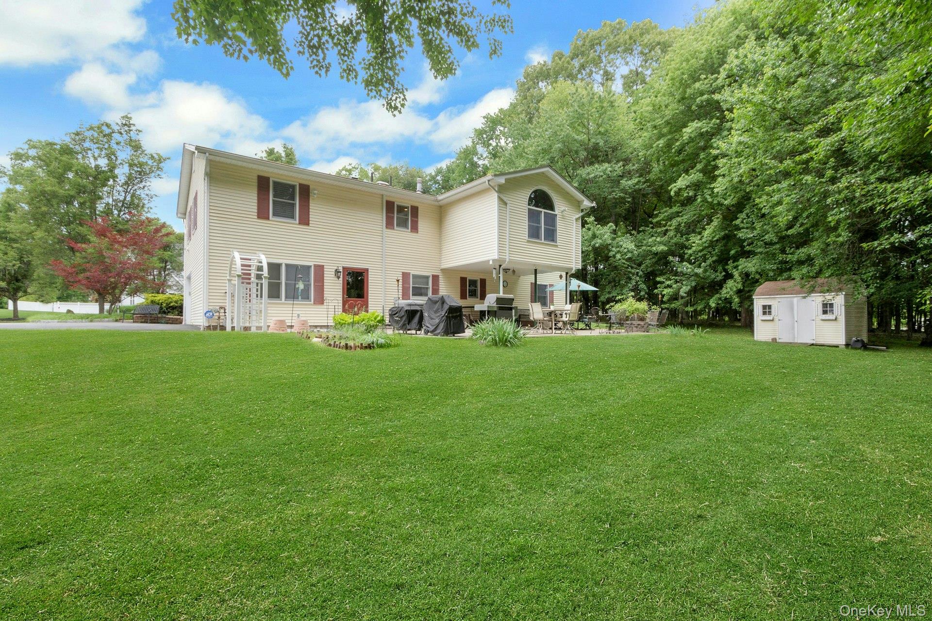 19 Flower Lane – For Sale photo 2