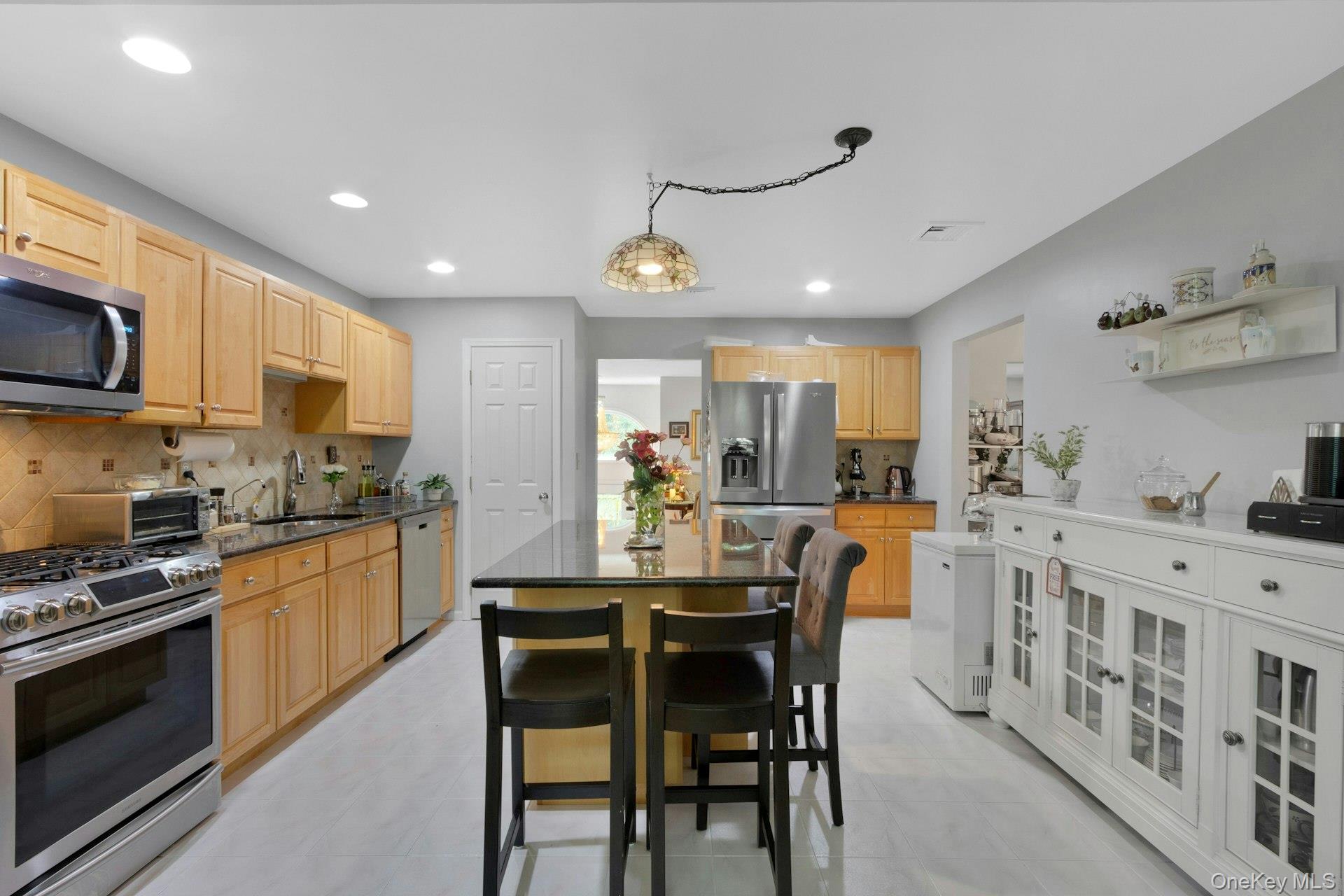 19 Flower Lane – For Sale photo 3
