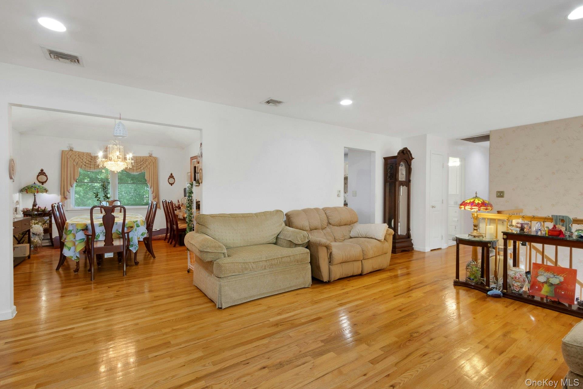 19 Flower Lane – For Sale photo 9