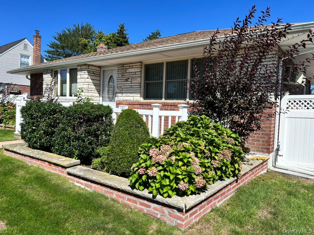67 Emerson Avenue – For Rent photo 2