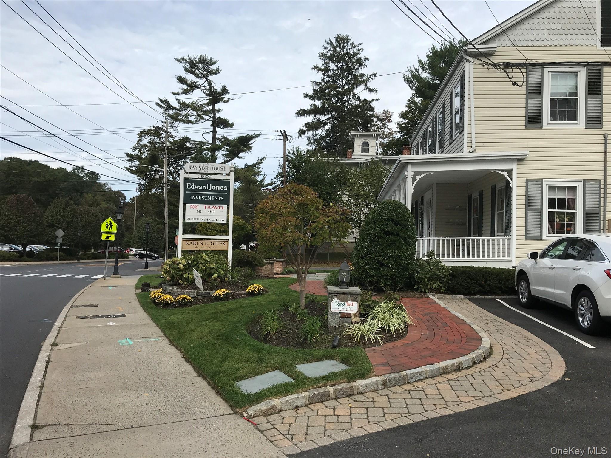 903 Main Street, Unit 203 photo 3