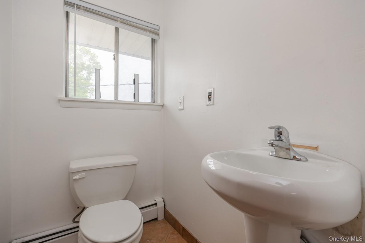 60 College Avenue, Unit 1 – Upper photo 11