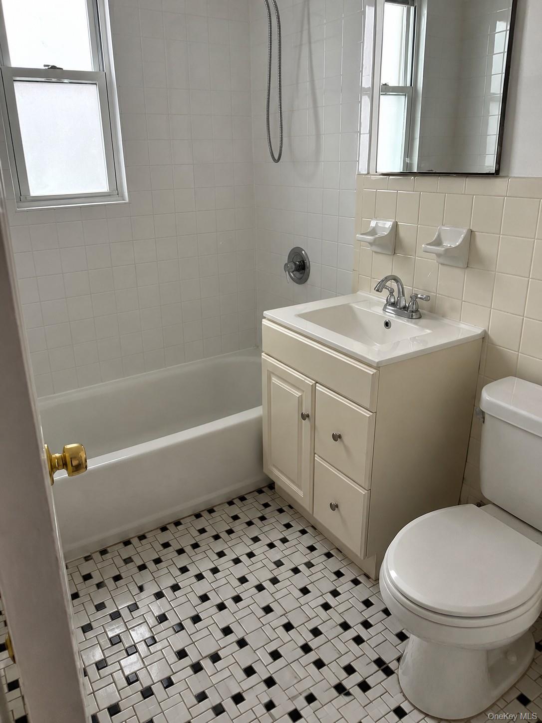 646 Commonwealth Avenue – For Rent photo 3