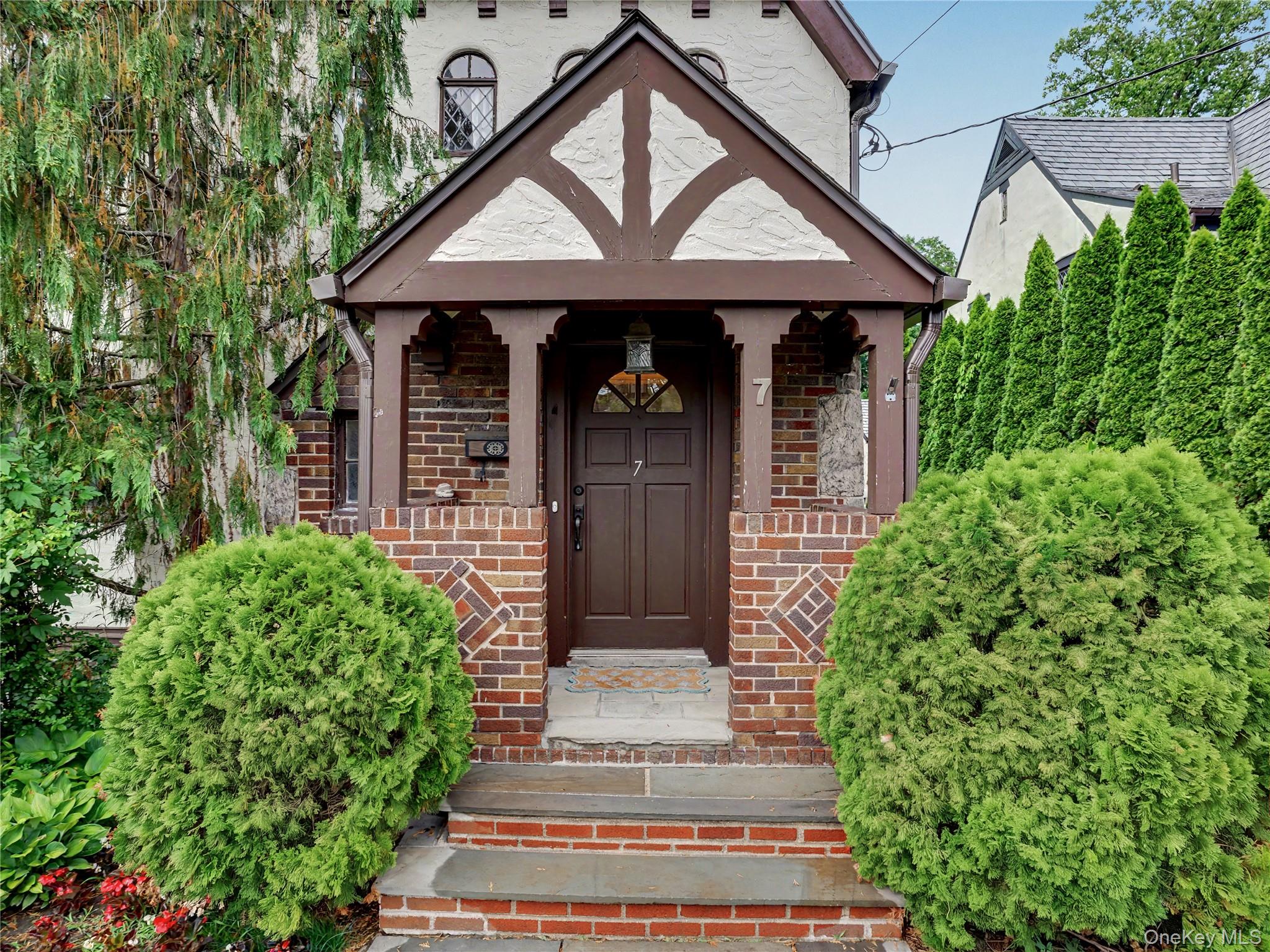 7 Huntwood Place – For Sale photo 3