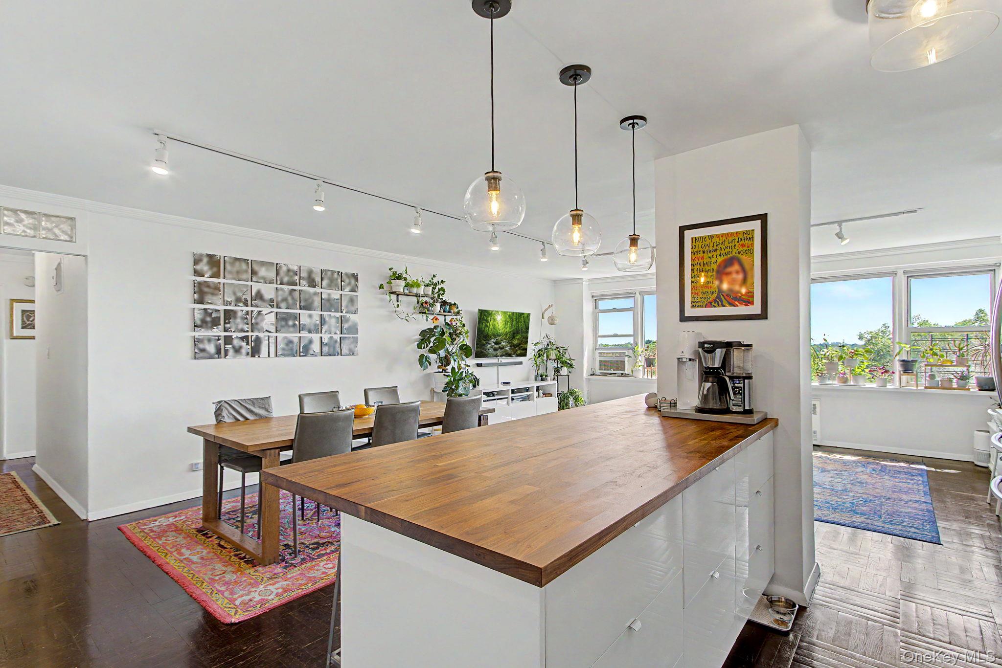 4555 Henry Hudson Parkway, Unit 805 photo 5