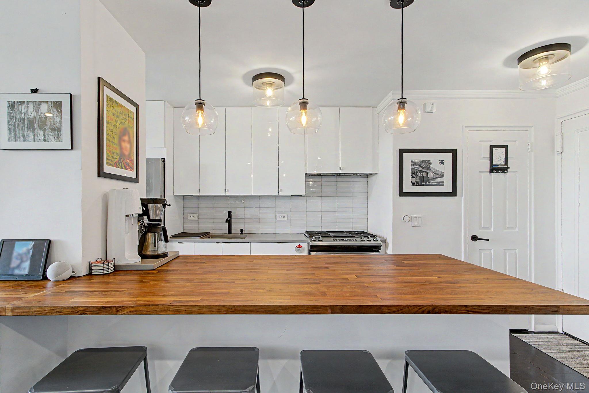 4555 Henry Hudson Parkway, Unit 805 photo 4