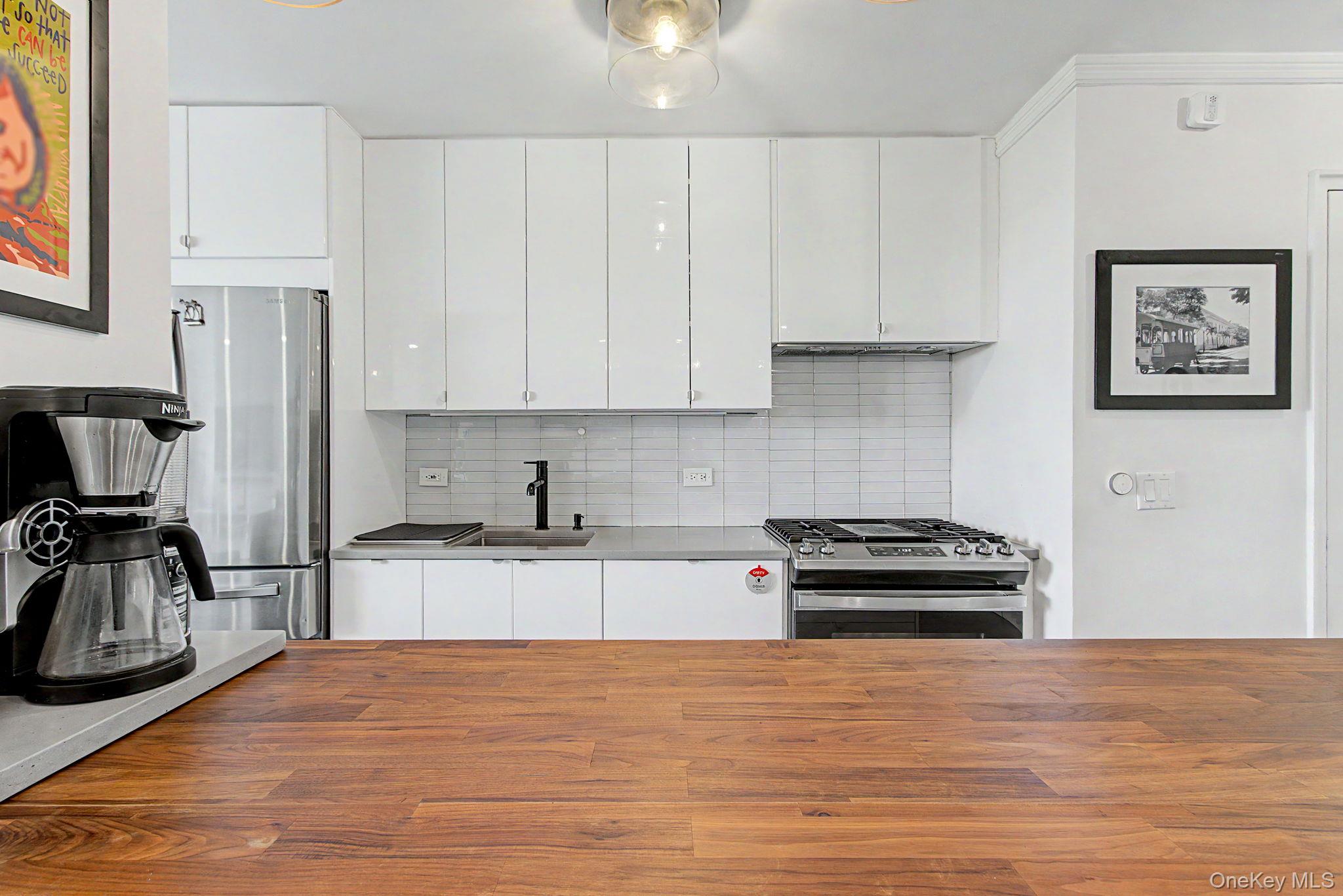 4555 Henry Hudson Parkway, Unit 805 photo 6