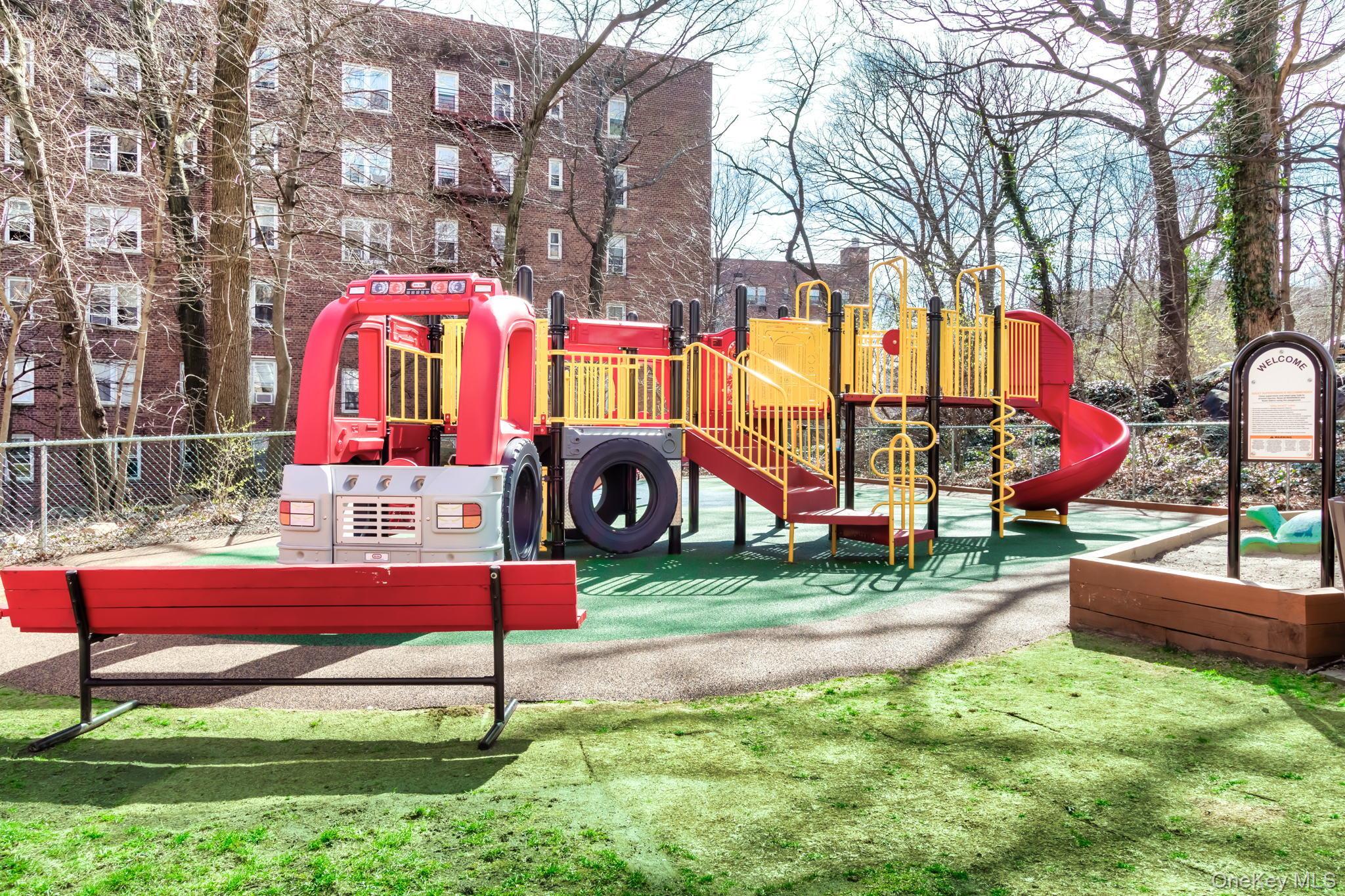 4555 Henry Hudson Parkway, Unit 805 photo 46